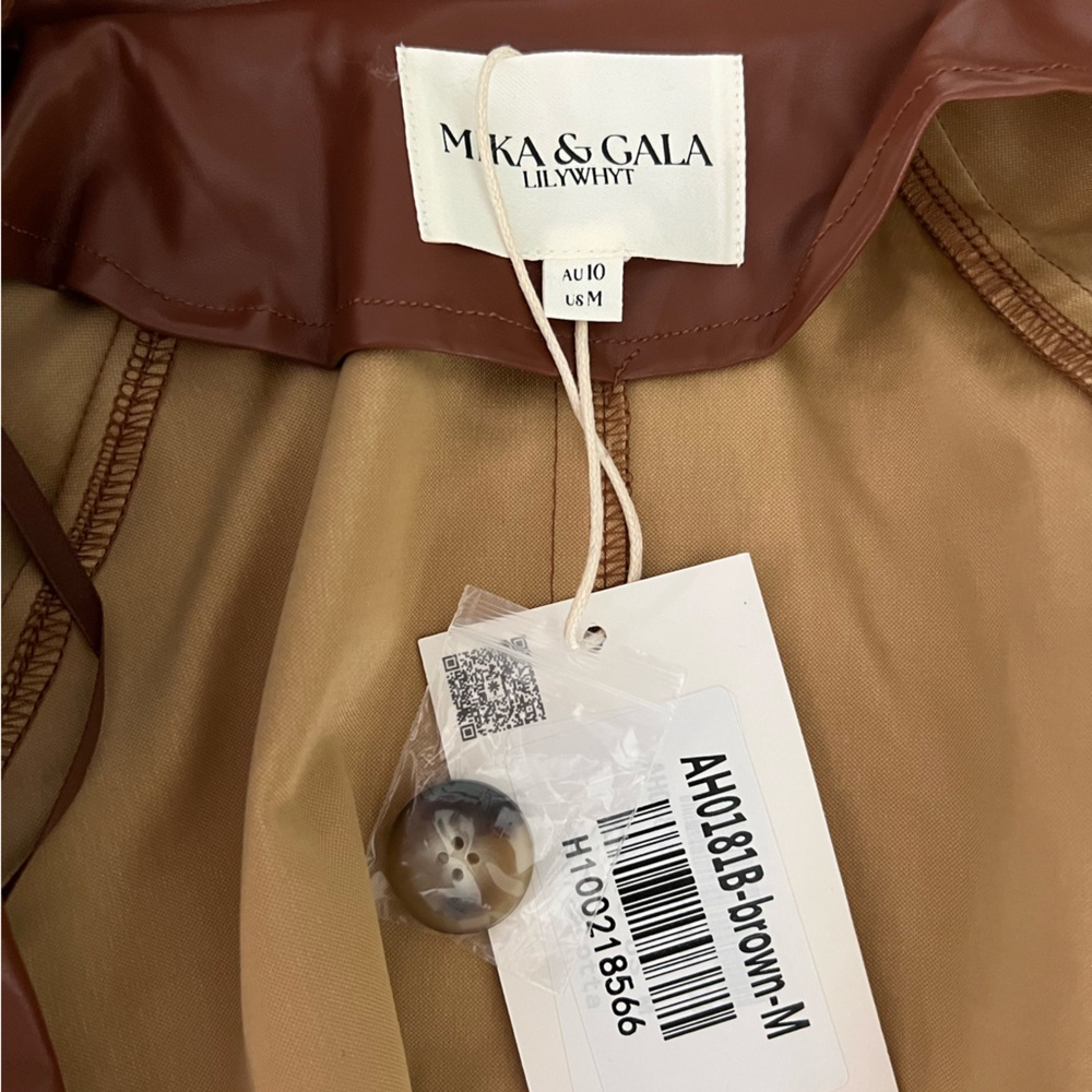 Hello Molly Jacket - Picture 3 of 3
